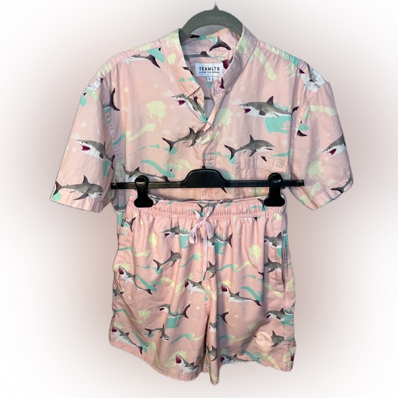 Beach Tuxedo Sharks L TEAMLTD - Picture 1 of 14